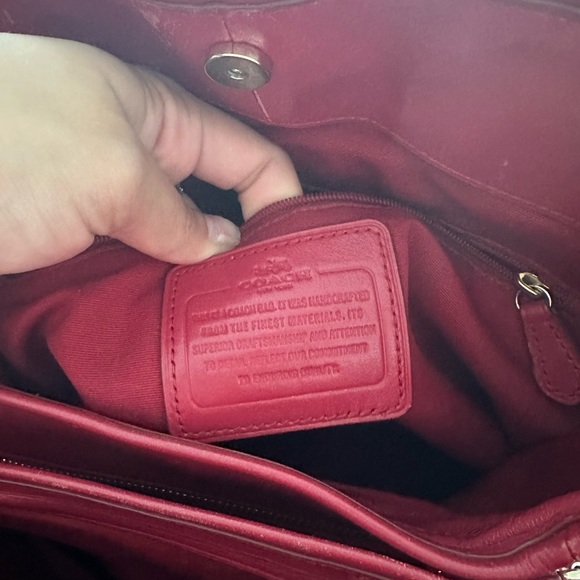 Red padded purse - Picture 6 of 6